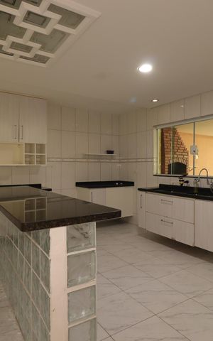 Casa para alugar com 454m², 4 quartos e 8 vagasCozinha