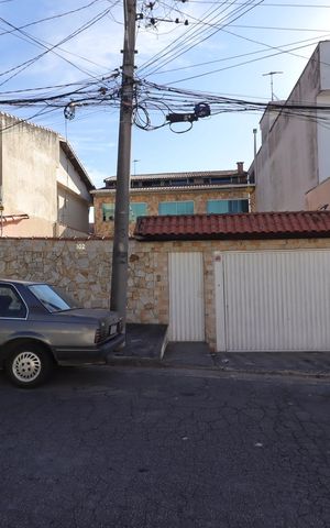 Casa para alugar com 454m², 4 quartos e 8 vagasFachada externa