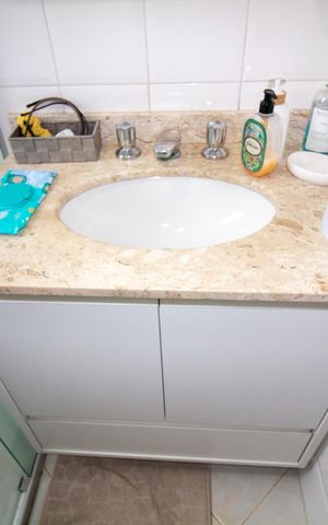 Apartamento para alugar com 70m², 2 quartos e 1 vaga Apartamento para alugar com 70m², 2 quartos e 1 vagaBanheiro da Suíte 1