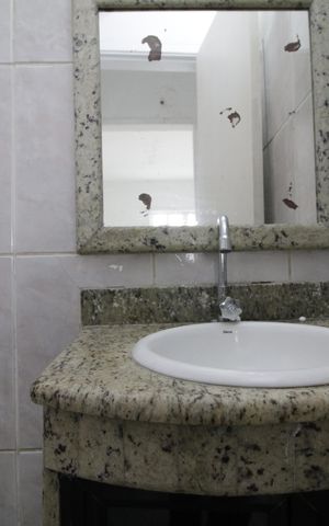 Casa de condomínio à venda com 88m², 2 quartos e 2 vagasLavabo