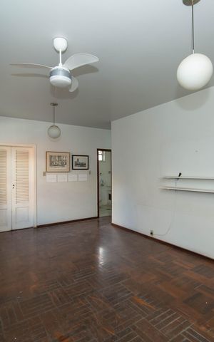 Casa à venda com 325m², 4 quartos e 3 vagas Casa à venda com 325m², 4 quartos e 3 vagasQuarto 3