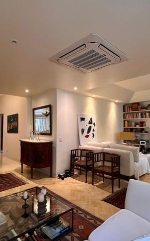 Apartamento à venda com 121m², 3 quartos e 1 vaga Apartamento à venda com 121m², 3 quartos e 1 vagaSala