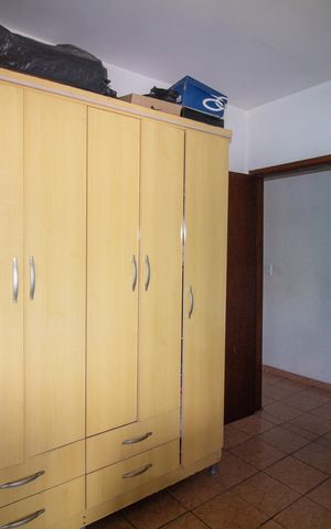 Casa à venda com 216m², 3 quartos e 4 vagas Casa à venda com 216m², 3 quartos e 4 vagasQuarto 2