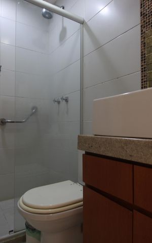 Casa de condomínio à venda com 250m², 3 quartos e 1 vagaBanheiro social