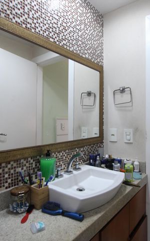 Casa de condomínio à venda com 250m², 3 quartos e 1 vagaBanheiro da suíte