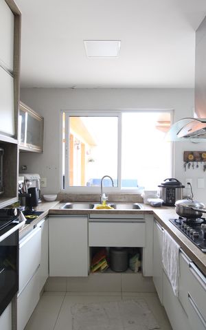 Casa de condomínio à venda com 250m², 3 quartos e 1 vagaCozinha