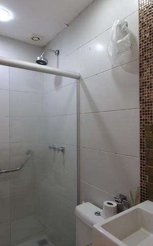 Casa de condomínio à venda com 250m², 3 quartos e 1 vagaBanheiro social