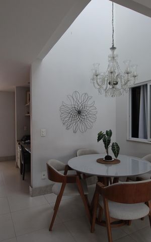 Casa de condomínio à venda com 250m², 3 quartos e 1 vagaSala