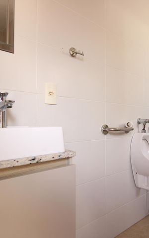 Casa de condomínio à venda com 250m², 3 quartos e 1 vagaQuintal - Banheiro