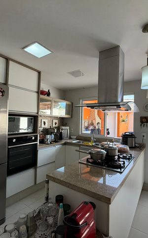 Casa de condomínio à venda com 250m², 3 quartos e 1 vaga Casa de condomínio à venda com 250m², 3 quartos e 1 vagaCozinha