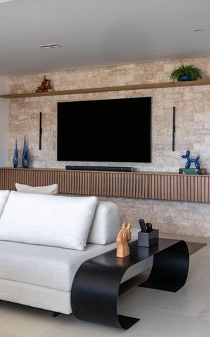 Apartamento à venda com 135m², 3 quartos e 3 vagas Apartamento à venda com 135m², 3 quartos e 3 vagasSala