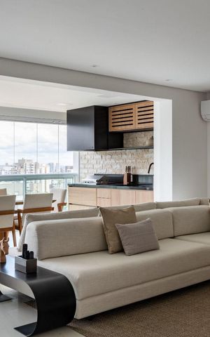 Apartamento à venda com 135m², 3 quartos e 3 vagas Apartamento à venda com 135m², 3 quartos e 3 vagasSala