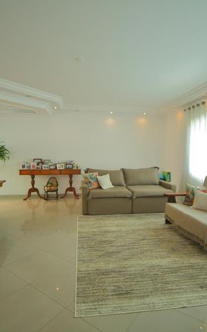 Casa à venda com 247m², 3 quartos e 4 vagasSala