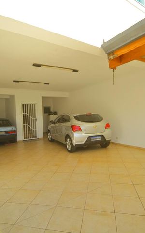 Casa à venda com 247m², 3 quartos e 4 vagasGaragem