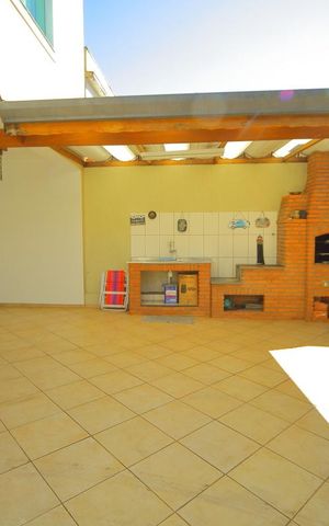 Casa à venda com 247m², 3 quartos e 4 vagasGaragem