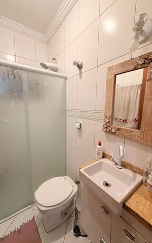 Casa à venda com 100m², 2 quartos e 4 vagasBanheiro Social
