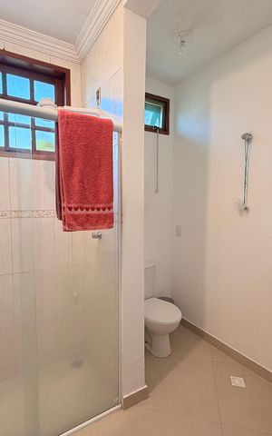 Casa à venda com 100m², 2 quartos e 4 vagasBanheiro da Suíte