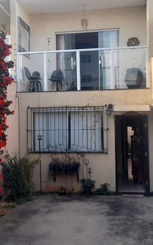 Casa à venda com 110m², 3 quartos e 2 vagas Casa à venda com 110m², 3 quartos e 2 vagasÁrea externa