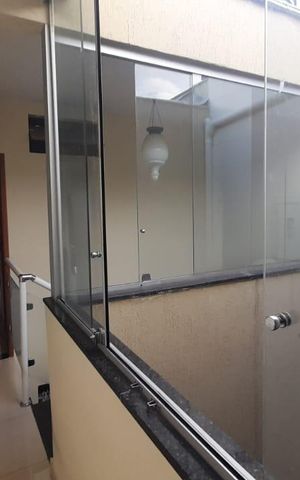 Casa à venda com 110m², 3 quartos e 2 vagas Casa à venda com 110m², 3 quartos e 2 vagasVaranda