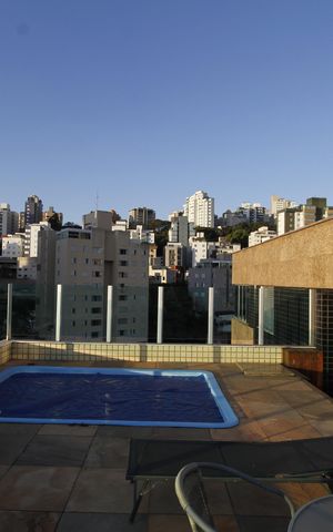 Apartamento à venda com 267m², 4 quartos e 4 vagasCobertura
