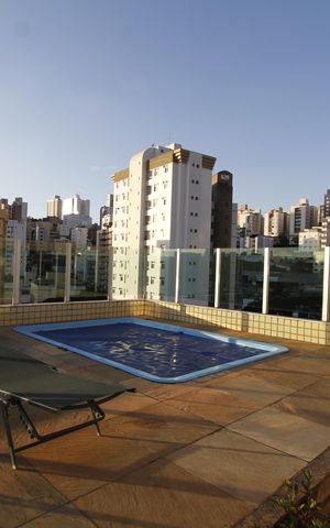 Apartamento à venda com 267m², 4 quartos e 4 vagasPiscina