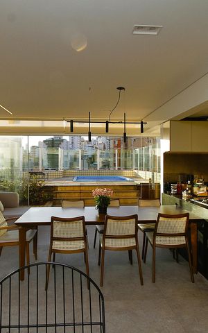 Apartamento à venda com 267m², 4 quartos e 4 vagasCobertura