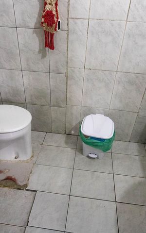 Casa à venda com 345m², 4 quartos e 4 vagas Casa à venda com 345m², 4 quartos e 4 vagasCasa 2 - banheiro