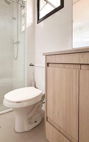 Apartamento à venda com 107m², 2 quartos e 2 vagas Apartamento à venda com 107m², 2 quartos e 2 vagasBanheiro da Suíte