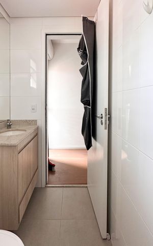 Apartamento à venda com 107m², 2 quartos e 2 vagas Apartamento à venda com 107m², 2 quartos e 2 vagasBanheiro da Suíte