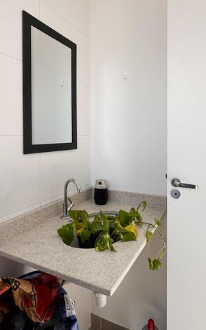 Apartamento à venda com 107m², 2 quartos e 2 vagas Apartamento à venda com 107m², 2 quartos e 2 vagasBanheiro de serviço