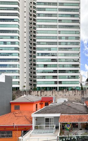 Apartamento à venda com 107m², 2 quartos e 2 vagas Apartamento à venda com 107m², 2 quartos e 2 vagasVista da Sacada