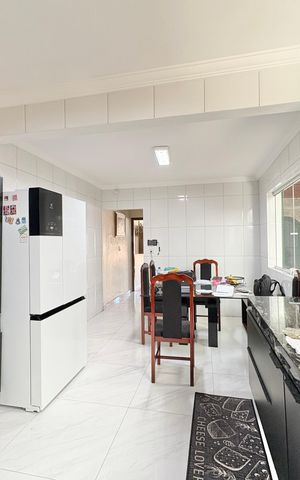 Casa à venda com 140m², 3 quartos e 3 vagas Casa à venda com 140m², 3 quartos e 3 vagasCozinha