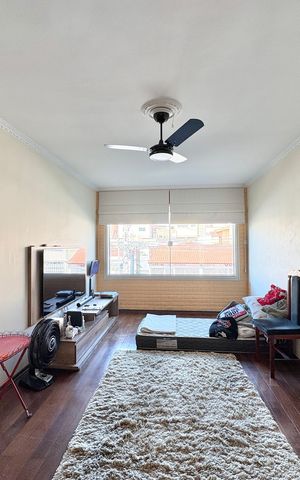 Casa à venda com 140m², 3 quartos e 3 vagas Casa à venda com 140m², 3 quartos e 3 vagasSala 2