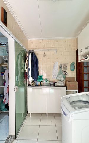 Casa à venda com 140m², 3 quartos e 3 vagas Casa à venda com 140m², 3 quartos e 3 vagasÁrea de Serviço