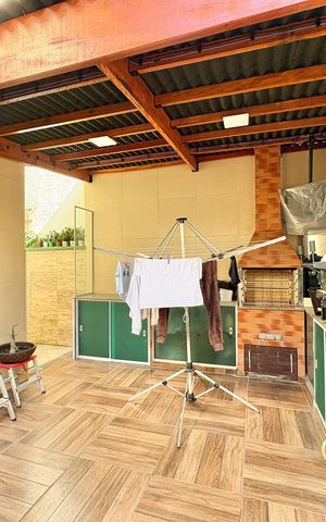 Casa à venda com 140m², 3 quartos e 3 vagas Casa à venda com 140m², 3 quartos e 3 vagasQuintal/ Churrasqueira