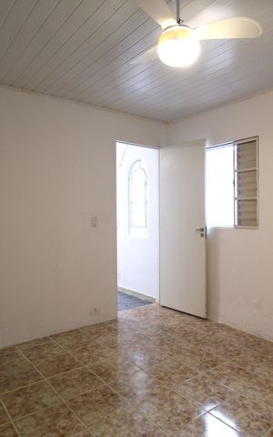 Casa de condomínio para alugar com 70m², 1 quarto e sem vagaQuarto