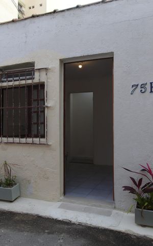 Casa de condomínio para alugar com 70m², 1 quarto e sem vagaFachada