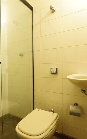 Apartamento para alugar com 280m², 4 quartos e 4 vagasBanheiro de serviço