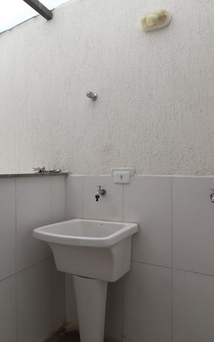 Casa de condomínio para alugar com 100m², 2 quartos e 1 vagaÁrea de Serviço