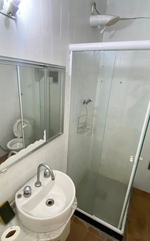 Apartamento à venda com 55m², 3 quartos e sem vaga Apartamento à venda com 55m², 3 quartos e sem vagaBanheiro social