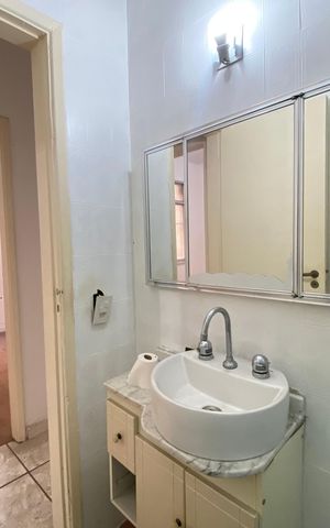 Apartamento à venda com 55m², 3 quartos e sem vaga Apartamento à venda com 55m², 3 quartos e sem vagaBanheiro social