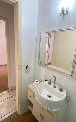 Apartamento à venda com 55m², 3 quartos e sem vaga Apartamento à venda com 55m², 3 quartos e sem vagaBanheiro social