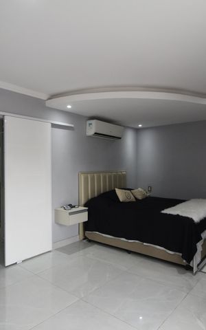 Casa de condomínio à venda com 310m², 5 quartos e 3 vagasSuíte