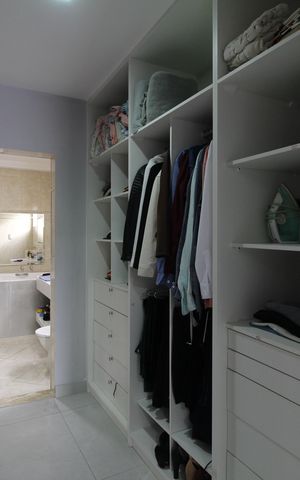 Casa de condomínio à venda com 310m², 5 quartos e 3 vagasCloset da Suíte