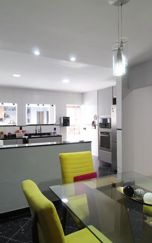 Casa de condomínio à venda com 310m², 5 quartos e 3 vagasCopa