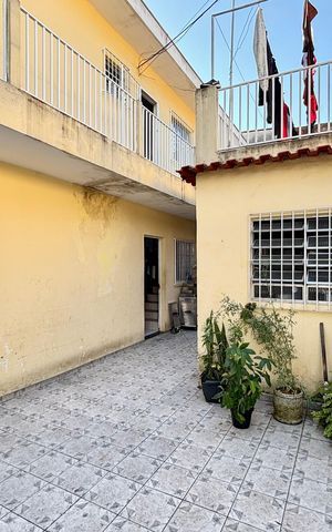 Casa à venda com 199m², 3 quartos e 2 vagas Casa à venda com 199m², 3 quartos e 2 vagasGaragem