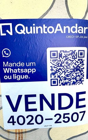 Casa à venda com 199m², 3 quartos e 2 vagas Casa à venda com 199m², 3 quartos e 2 vagasFachada