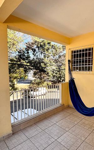 Casa à venda com 199m², 3 quartos e 2 vagas Casa à venda com 199m², 3 quartos e 2 vagasVaranda