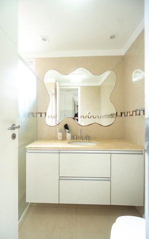Apartamento à venda com 180m², 4 quartos e 3 vagas Apartamento à venda com 180m², 4 quartos e 3 vagasBanheiro das suítes 01 e 02