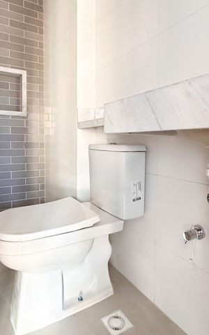 Apartamento à venda com 58m², 2 quartos e 1 vaga Apartamento à venda com 58m², 2 quartos e 1 vagaBanheiro Social